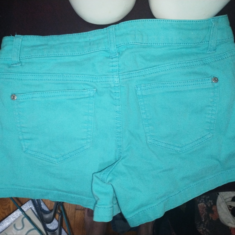 Celebrity Pink Teal Denim Shorts Sz 5 - Picture 3 of 3